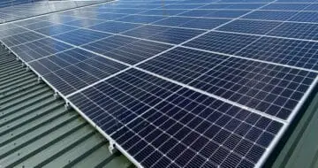 Large solar solarise PV panel array for commercial property